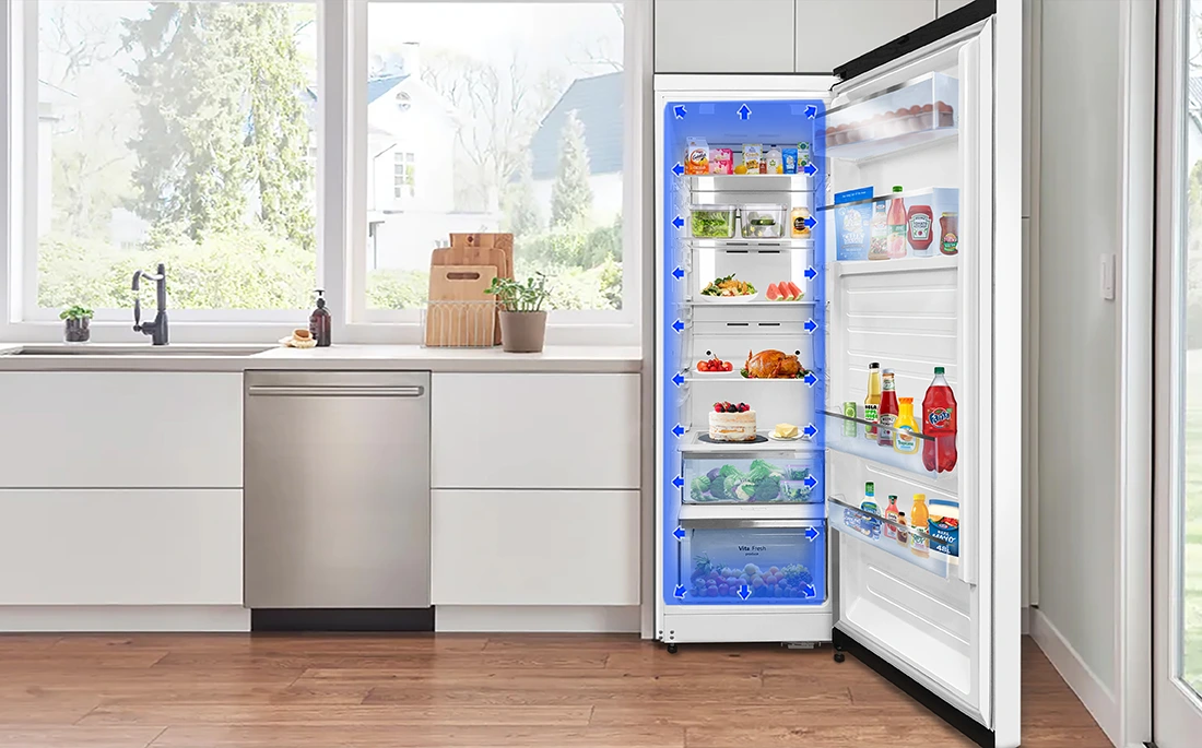 Open white refrigerator filled with groceries featuring blue arrows that illustrate internal air circulation.